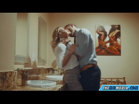 ❤️ Apabila awek berambut perang menggoda anda di tandas awam Video lucah pada ms.milfnut-net.ru ❌️